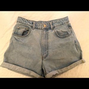 Zara light wash mom high waisted shorts blue